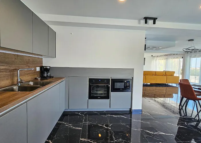 La Mar מאקרסקה